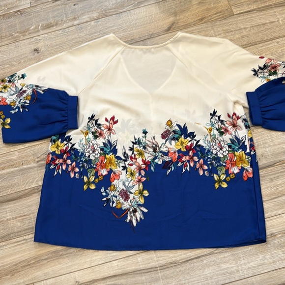 DEX Floral Blouse - Picture 5 of 7